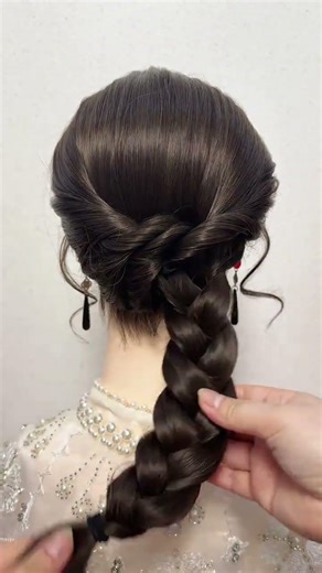 Traditional Spring Festival Hairstyle: Easy and Elegant