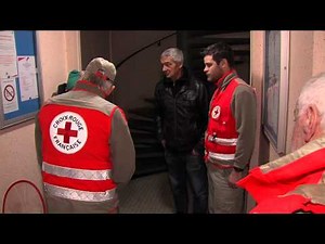 Solidarité : En immersion avec les bénévoles de la Croix-Rouge