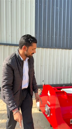 Krishi Media & Tech on Instagram: "मात्र 2 मिनट में आलू के खेत को साफ़ कर देगी ये मशीन 😱 . .. . . . . . #viral #instagram #love #farmer #trending"