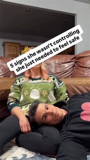 5 signs she wasn’t “controlling”… she just didn’t feel safe yet. Sometimes when a woman’s nervous system is stuck in fight-or-flight, it doesn’t look like panic… It looks like nitpicking. Correction. Hyper-awareness. Trying to hold the world together… because inside, she doesn’t feel like she has any control. These are 5 signs her sympathetic nervous system was running the show — not her “controlling personality”: 1. She needed plans… not surprises. Uncertainty spikes adrenaline — so she tried t