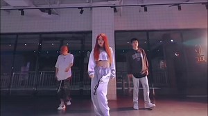 Only one #nhay #yeunhay #yeunhaymua #hocnhay #dậynhay #dammenhactrung #dammenhay #trend #xu_hướng #thichnhay #nhaydep #nhảy #nhảy_múa#nhảy_đẹp #dancing #nhayhiendai #tiktoktrend #douyin #xuhuongtiktok #viral #fyp @kimstudio #kimstudio