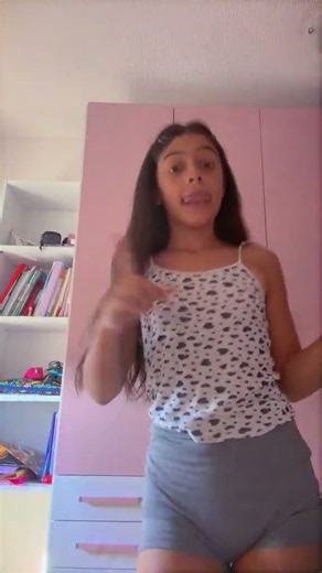 menina dancando (bio)