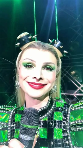 Dylan Mulvaney | Hi Broadway 🤘🏻❤️ | Instagram