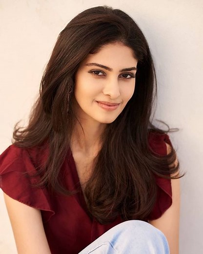 Manasa Varanasi Height, Age, Boyfriend, Family, Biography & More » StarsUnfolded