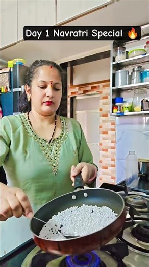 navratri vrat recipe🔥 #shorts #navratrispecial #youtubeshorts #food #khanekivideos #indianbreakfast