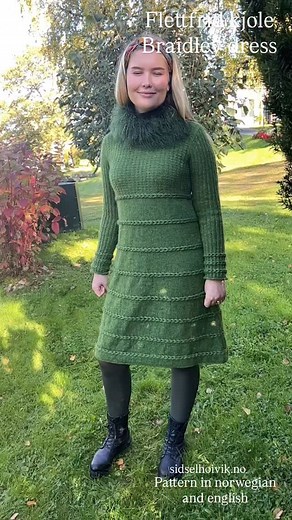 🍃Time for knitted dresses in thin wool! 🍃 This is Flettfrid kjole / Braidley dress which is available in Norwegian and English. The dress is knee long and knitted in the round, bottom up. It is divided at the armholes and knitted flat from there. No steeks 😊 It’s a kit and you can purchase it here: https://www.sidselhoivik.no/produkt/garnpakker/med-oppskrift/kjole-med-kjedemaskerborder You can choose your favorite color among all colors available in Sølje peltwoolyarn and Vilje lambswoolyarn.