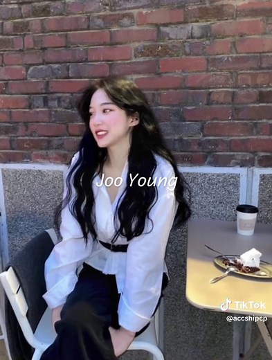 The Allure of Lee Joo Young on Singles Inferno