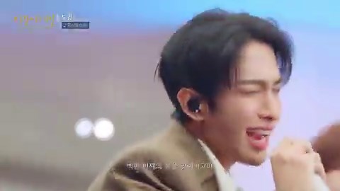 dokyeom, someone’s calling you pick up your phone