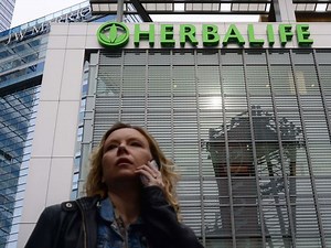 Canada launches inquiry into complaints Herbalife is a pyramid scheme: report