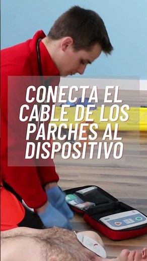 ¿Cómo usar un desfibrilador externo automático?