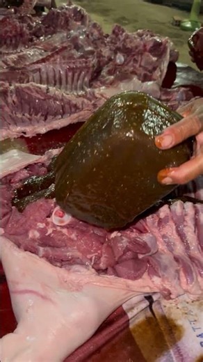 Marinating Roast Pig Before Cooking #roasting #pigroast #meat #cooking #meatmarket #butcherskills