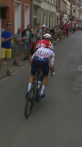 DRAMA in the sprint for KOM points! Benjamin Thomas wins the point and then crashes out himself and Matteo Vercher 😮 | TNT Sports