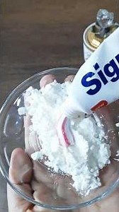 Mix toothpaste with starch and wake up with skin that looks 20 years younger #explore #brightenin...