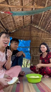 Vợ Chồng Linh Lyo Mukbang Sầu Riêng cùng Mẹ Chồng ở Đồng Tháp | Linh Lyo TV