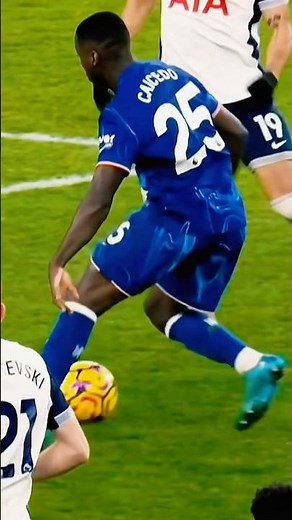 Caicedo Nutmeg 🥶