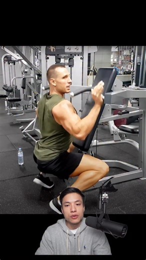 奶德 on Instagram: "反著做肩推的原因？#健身"