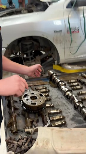 Hemi ticking on start up - Part 2 This shows what usually is the cause of these noises. We used a BD manifold for the replacement manifolds #enginebuild #enginerepair #enginebuilding #au#freestuff #NASCAR #NFLSunday #freeitems #TransportationProvided #freetogoodhome #FitnessEquipment #curbsidepickup #trading #sticker #fblifestylee | Davemonsterengines