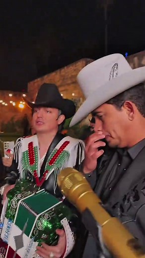 Aquel Pollo se Volvió Gallo: La Canción Popular