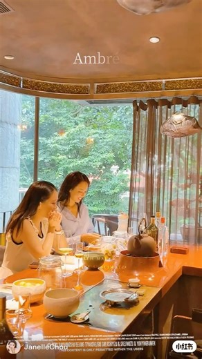 一顆果實，一縷茶香，在琥珀色的時光裡，緩緩醞釀成最迷人的風味🥃🌿東方美人的蜜甜馥郁，鳳凰單叢白茶的幽雅花香🍵以及90年代8582雲南普洱的深沉回甘，層層交織，將青梅的酸甜淬鍊成時光的珍藏