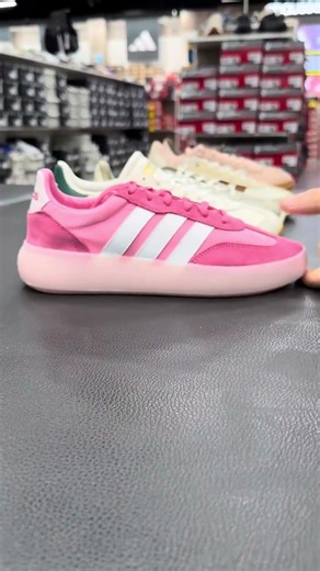 Collection adidas - CHAUSSEA 2026