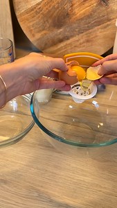 566K views · 3.7K reactions | Ma recette du dimanche : le Kaiserschmarrn , une pépite , super simple super bon super rapide et efficace pour faire plaisir à toute la famille  #recettefacile Ingrédients • 4 œufs • 40 g de sucre • 1 sachet de sucre vanillé • 1 pincée de sel • 200 g de farine • 250 ml de lait (demi-écrémé ou entier) • 40 g de beurre • Sucre glace • Compote de pommes | Monelle Godaert | Facebook