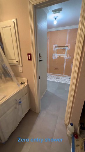 Curb-less Shower Pan Solutions for Your Bathroom