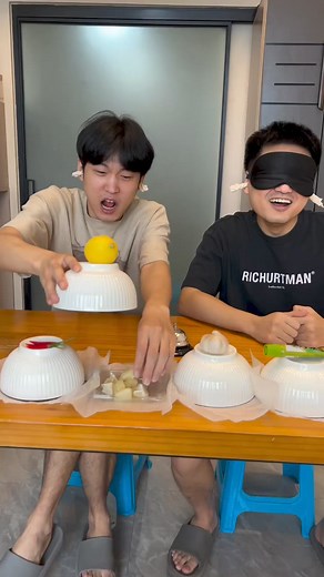 96K views · 1.8K reactions | Quick, call your friends to watch the 'Catch the Unlucky One' challenge #viralreelschallenge #viralpost #trendingnow | Guanbue管不饿 | Facebook