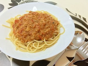 ハンバーグたねの残りでミートソース | クラシル