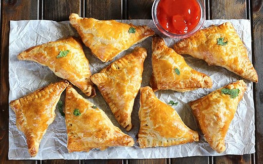 Easy Puff Pastry Samosa Recipe | Vegetable Samosa - Cook with Kushi