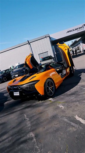 #ArturaSpider in orange — a color synonymous with #McLaren