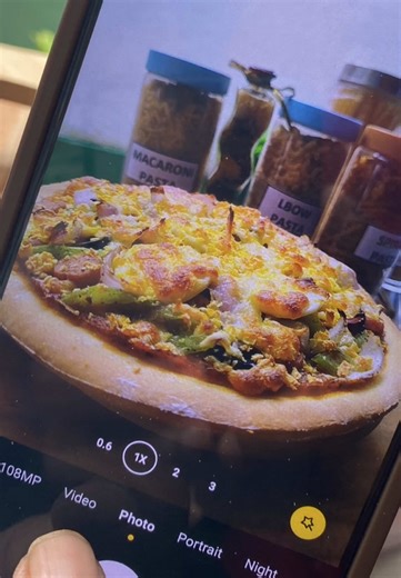 🍕 Introduction to Italian Pizza Italian pizza is a world-famous dish known for its thin, crispy crust, rich tomato sauce, and fresh, flavorful toppings. Originating from Naples, pizza has become a symbol of Italian culinary art, combining simplicity with quality ingredients like mozzarella, basil, and olive oil. Each region of Italy has its own variation, but the focus is always on balance and tradition. This is a practical session designed for our Pastry & Bakery Certificate Level students to