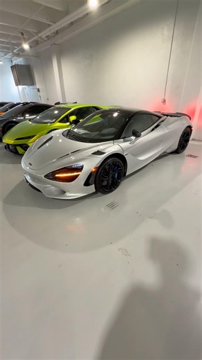 Supernova Silver McLaren 750S cold start ❄️💨