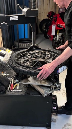 Ted fitting the Mitas Moto ADV trail 🩶