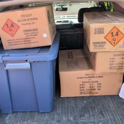 oh yeah.. quick glimpse of my order...#fireworks #pyro #badaboomfireworkspa #pyrodemon #peachbottom