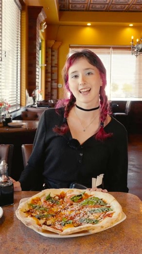 1K views | Our server, Bianca, says: Always finish your pizza with a balsamic drizzle. We agree!  Come try our amazing, handmade, hand-tossed pizzas! #sanantoniofood #albisvite #sanantoniorestaurants #sanantonioeats #satxfoodie | Albi's Vite Italian Leon Springs | Facebook