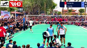 NGỌC THUÂN: 1999/ 1m93/ 84kg/ bật đà 3m50/ bật chắn 3m35. Những pha dội bom đẳng cấp búa bổ, tầm cắt cao, sở trường của chủ công tuyển thủ quốc gia || Giải hội làng Bình An, Yên Phong, Bắc Ninh 2025. #bongchuyenhdlive #bongchuyen #volleyball #VHD #SoiDauDan #giayvhd #bongchuyenhd #bongchuyenhoilang #NgocThuan | Bóng Chuyền HD Live