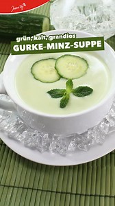 📝 Jeden Tag Rezept-Tipp: Erfrischende kalte Gurkensuppe mit Minze – die perfekte Erfrischung für heiße Tage! 📌 Zutaten (für 2 Personen): ・500 g Salatgurken, entkernt und gewogen ・1 Zwiebel ・4 Stängel frische Minze ・Olivenöl ・2 TL Zucker ・½ Liter Gemüsebrühe ・2 TL Zitronensaft ・Salz ・Pfeffer ・150 g Joghurt 👉 Außerdem braucht ihr: ・Mixer oder Pürierstab 📝 Zubereitung: 1️⃣ Gurken waschen, längs vierteln, entkernen und in Stückchen schneiden. Zwiebel fein hacken. Minze waschen, die Blättchen von