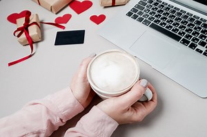 Ideas for Valentine’s Day in the Office: 10 Team Building Activities We Love