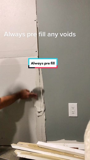 Pre filling gaps to prevent bubbling and cracking#protips #prefill #drywallfinisher