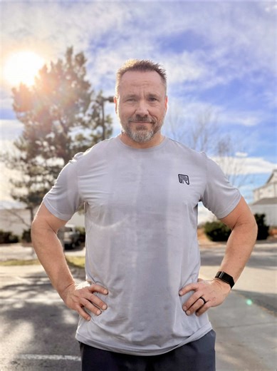 #creatorsearchinsights Friday morning after Thanksgiving and I hit pull-ups, rowing, and handstand pushups. Staying consistent — holiday or not. Keep showing up. #oldmanstrength #crossfit #fitness #fitnessmotivaton