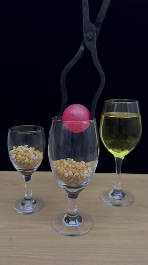 1000°C Hot Metal Ball Corn & Oil = Amazing Popcorn!