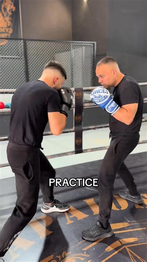 Close distance combination and practice 🥊#boxing #family #boxingtraining | Boxing Style