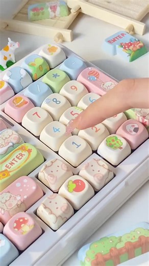 Kawaii Keys on Instagram: "Kawaii bear strawberry pastel keycaps in our shop💕 Get yours👉Link in bio @kawaiikeys.shop . . #keycaps #keycap #keyboard #mechanicalkeyboard #keeb #desksetup #keyboards #customkeycap #keycapdesign #keycapset #cutekeycaps #keebs #mechkeys #aesthetickeyboard #cutekeycaps #customkeycaps #artisankeycaps #bear"