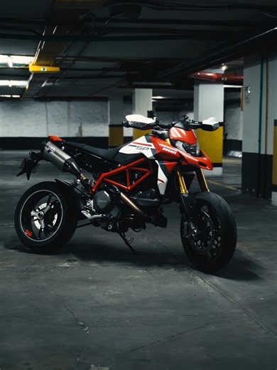 Ducati 🔥 #ducati #supermotoherexstyle #photography