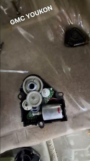 Gmc youkon rear ac air mode change actuator replace #shortvideo #viralvideo #automobile #gmcyukon