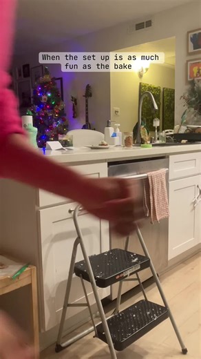 Arthur and I having a bit of fun before a bake. I find getting into the right mindset is key to a good time baking together. 💛 #behindsthescenes #bakingtogether #toddlermom #familyfun