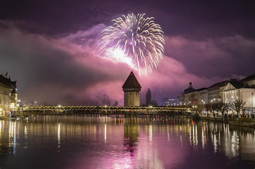 Les feux d'artifice de Nouvel An se font rares en Suisse | RTS