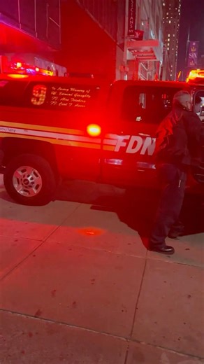🚨 FDNY Battalion 9 responding from quarters, November 2021