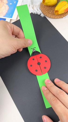 Title: "Springtime Fun: DIY Flapping Seven-Star Ladybug Craft for Kids!" Hashtags: #SpringCrafts #ParentChildCrafting #HandmadeDIY #CreativeHandicraft #ChildCrafts #FlappingLadybug #CraftingWithKids #SpringtimeCreativity | paper craft ideas