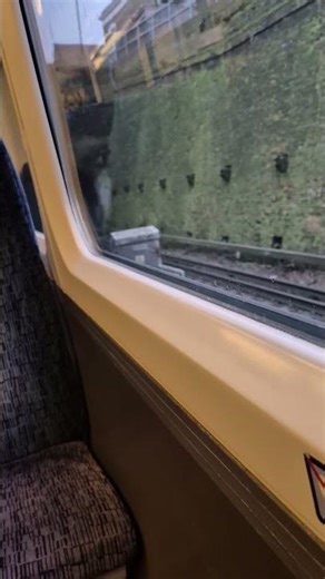 Class 466 Creaking Away | 4K